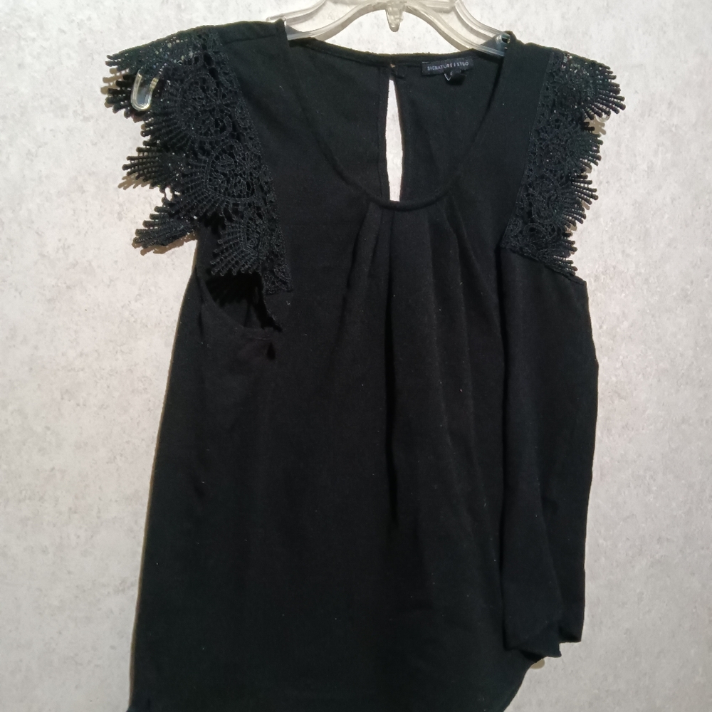 Elegant Black Lace Sleeve Top - Picture 7 of 8